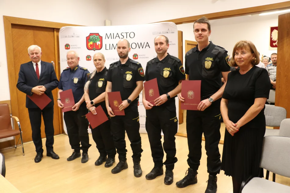  Podziękowania dla strażników z okazji 30-lecia działalności Straży Miejskiej w Limanowej - zdjęcie 2