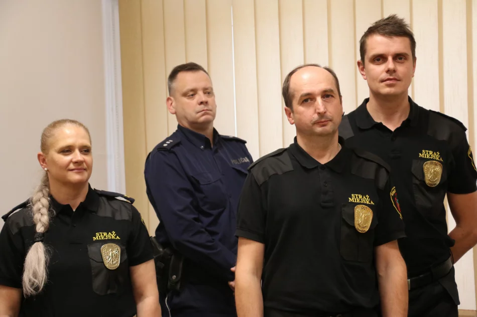  Podziękowania dla strażników z okazji 30-lecia działalności Straży Miejskiej w Limanowej - zdjęcie 9