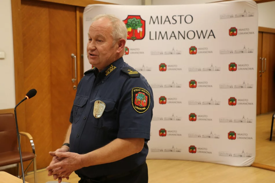  Podziękowania dla strażników z okazji 30-lecia działalności Straży Miejskiej w Limanowej - zdjęcie 11