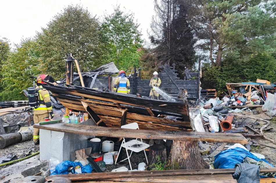 Pięć zastępów do pożaru zabudowań - zdjęcie 3