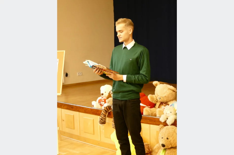 Głośno czytali dzieciom w bibliotekach - zdjęcie 5