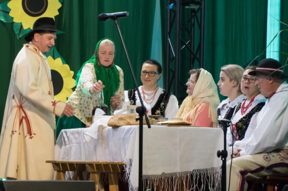 Odbył się festiwal beskidzkiego folkloru - zdjęcie 2