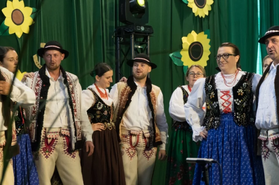 Odbył się festiwal beskidzkiego folkloru - zdjęcie 3