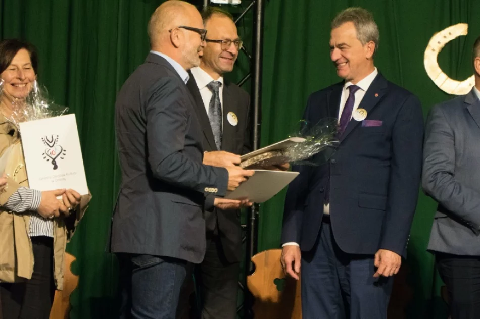 Odbył się festiwal beskidzkiego folkloru - zdjęcie 6