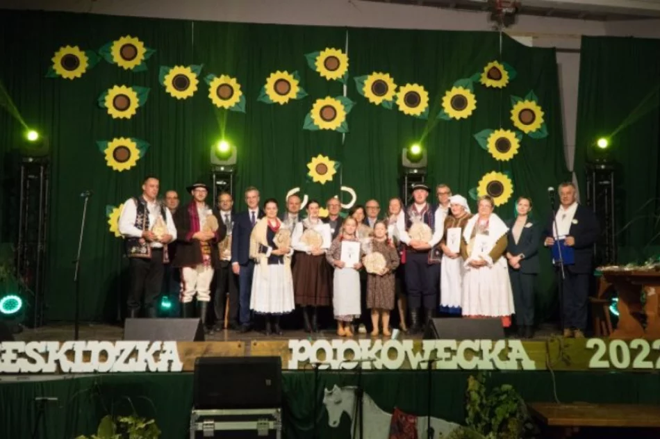 Odbył się festiwal beskidzkiego folkloru - zdjęcie 7