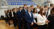 Ponad 500 pierwszoklasistów ślubowało w szkole - zdjęcie 4