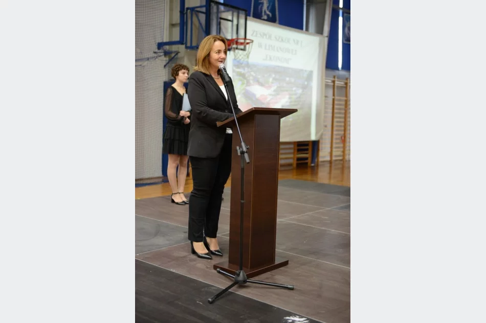 Ponad 500 pierwszoklasistów ślubowało w szkole - zdjęcie 7