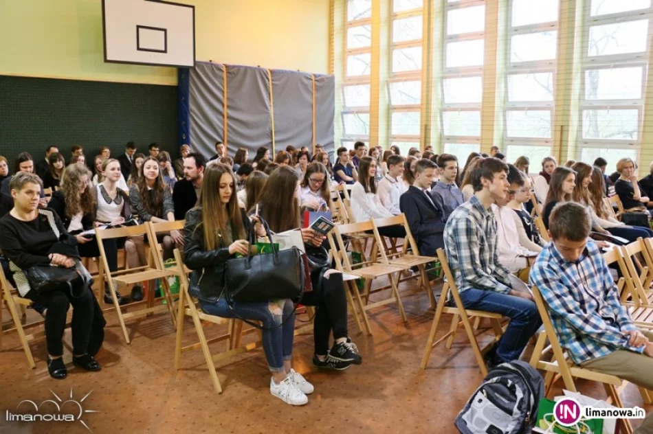 Oni „WIEDZĄ WSZYSTKO”, czyli gimnazjaliści w finale XIII POWIATOWEJ GIMNAZJADY 2016 - zdjęcie 2