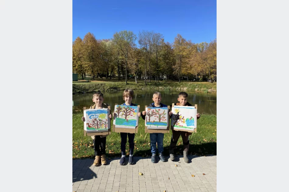 Przedszkolaki z Miejskiego Przedszkola nr 1 wzięły udział w „Jesiennym plenerze malarskim” - zdjęcie 3