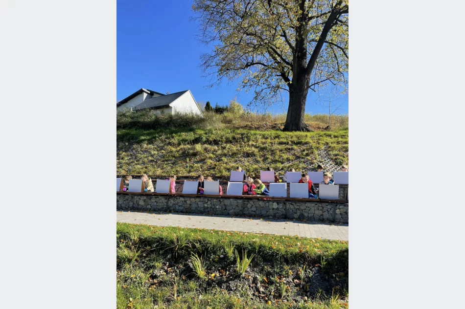 Przedszkolaki z Miejskiego Przedszkola nr 1 wzięły udział w „Jesiennym plenerze malarskim” - zdjęcie 14