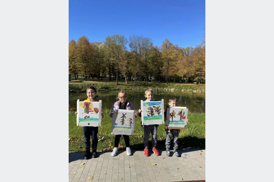 Przedszkolaki z Miejskiego Przedszkola nr 1 wzięły udział w „Jesiennym plenerze malarskim” - zdjęcie 19