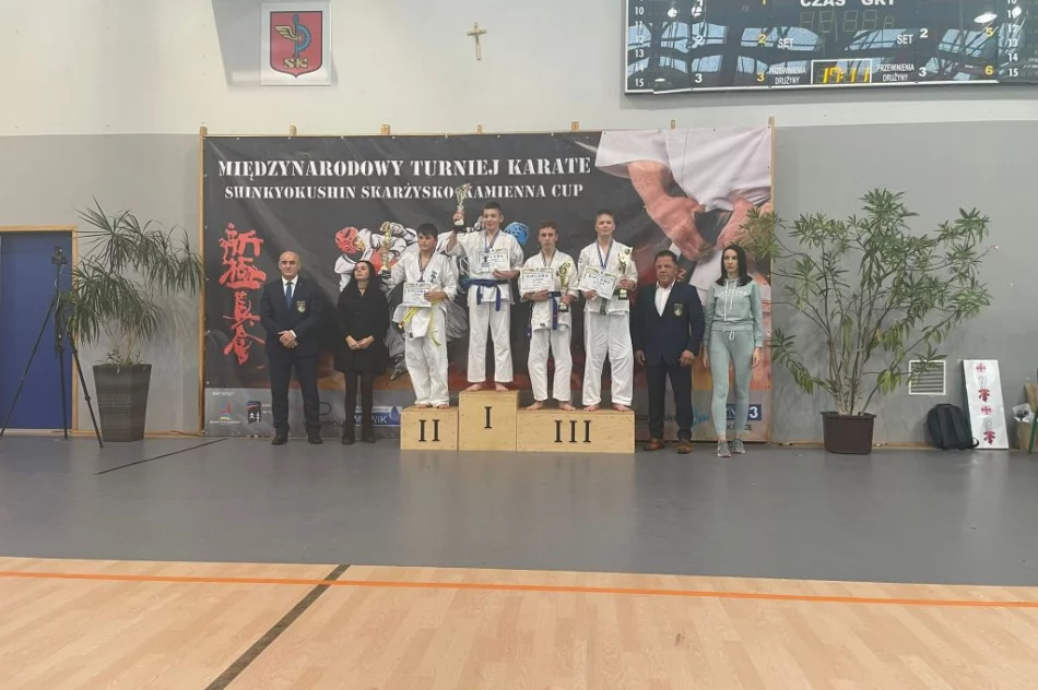 8 medali na Ogólnopolskim Turnieju w Lesku i 3 medale na Międzynarodowym Turnieju w Skarżysku Kamiennej wywalczyli zawodnicy Limanowskiego Klubu Kyokushin Karate - zdjęcie 6