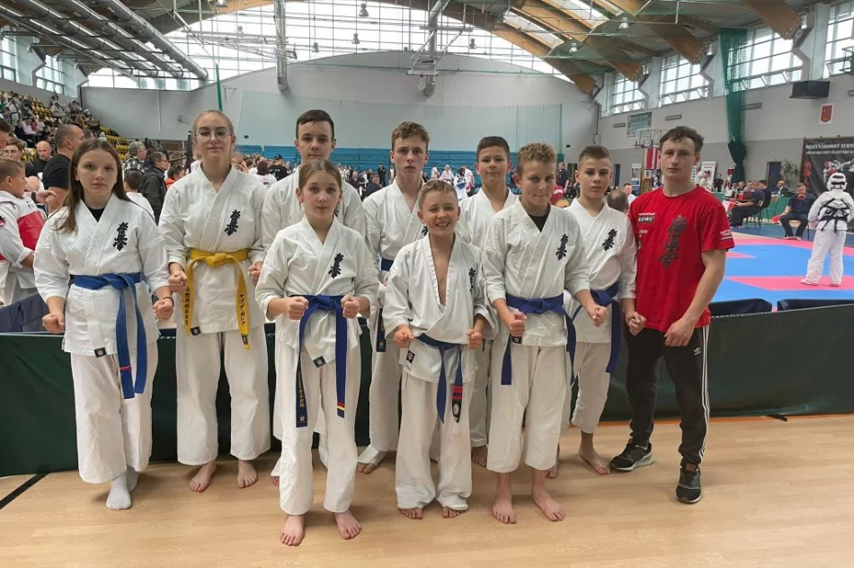 8 medali na Ogólnopolskim Turnieju w Lesku i 3 medale na Międzynarodowym Turnieju w Skarżysku Kamiennej wywalczyli zawodnicy Limanowskiego Klubu Kyokushin Karate - zdjęcie 7