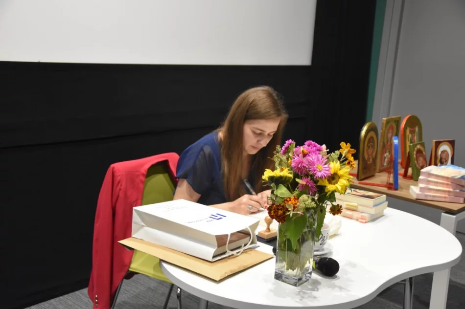 Pisarka spotkała się z czytelnikami - zdjęcie 3