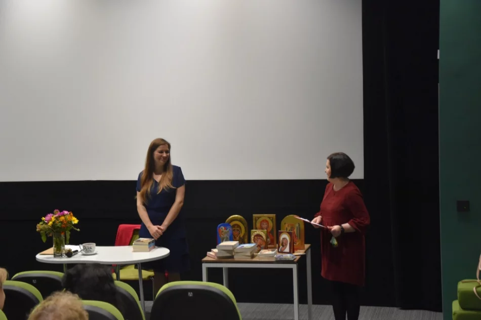 Pisarka spotkała się z czytelnikami - zdjęcie 6