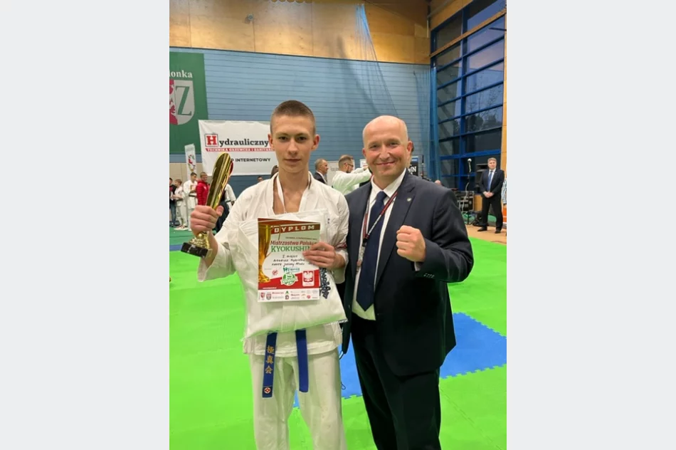Limanowski karateka – Arkadiusz Kądziołka Mistrzem Polski w Karate Kyokushin - zdjęcie 4