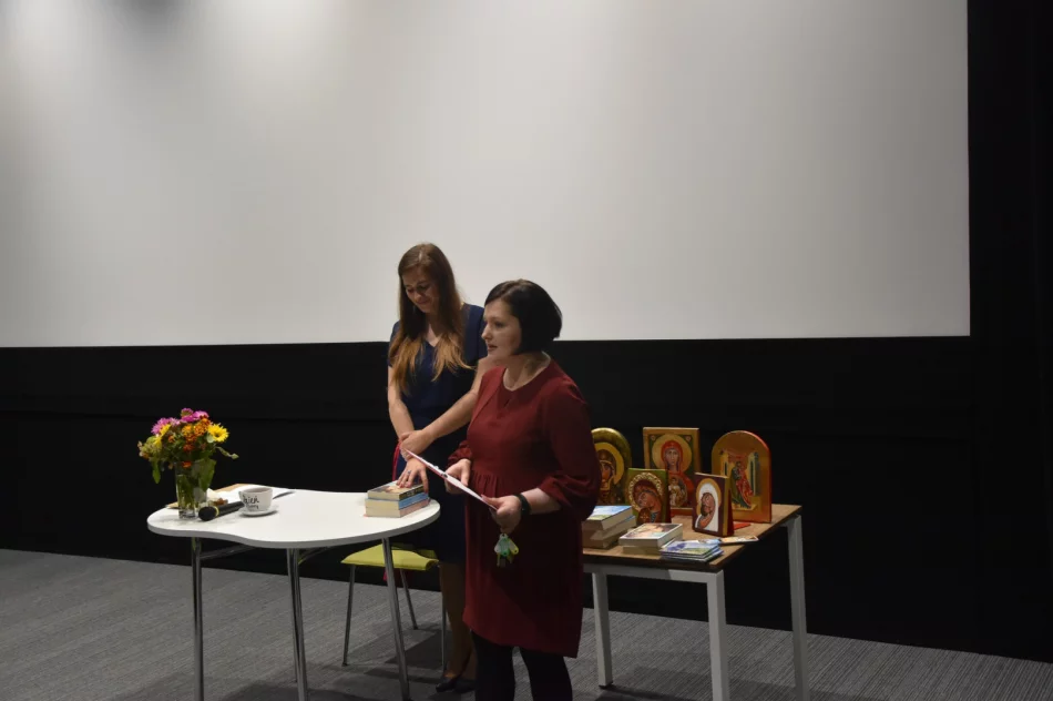 W limanowskiej bibliotece odbyło się spotkanie autorskie z Izabelą Skrzypiec-Dagnan - zdjęcie 6