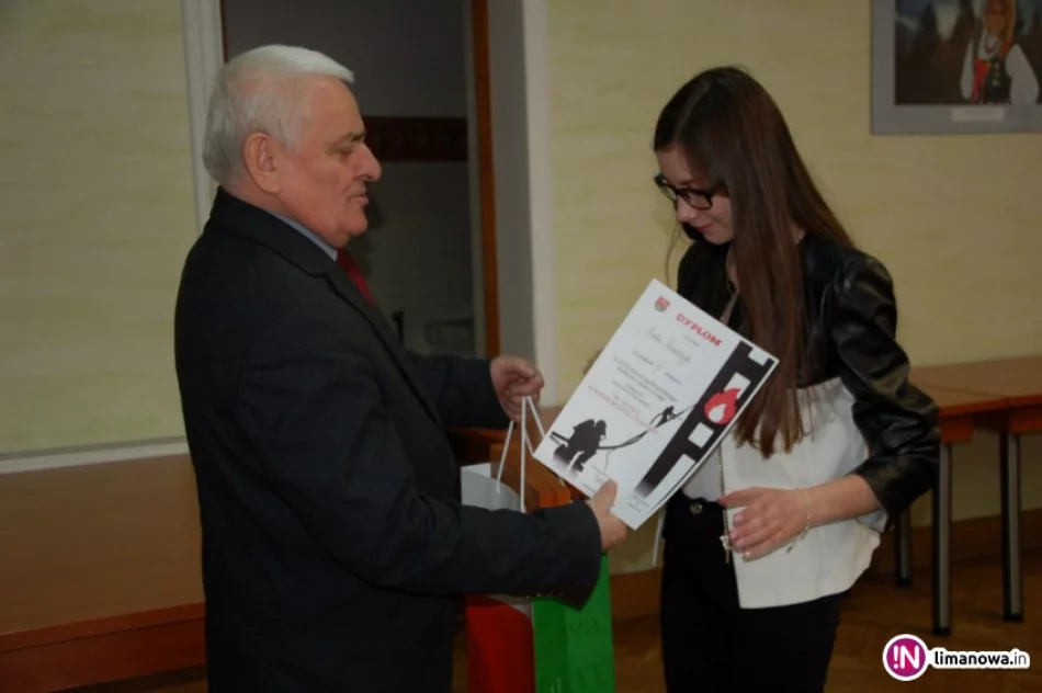 Autorzy najlepszych prac w konkursie ,,W trosce o nasze bezpieczeństwo” nagrodzeni! - zdjęcie 3