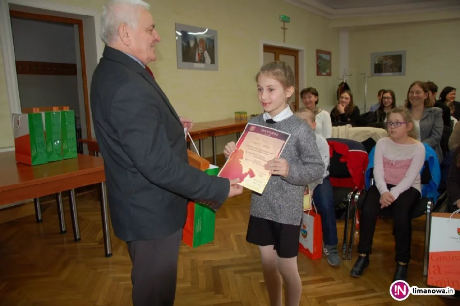 Autorzy najlepszych prac w konkursie ,,W trosce o nasze bezpieczeństwo” nagrodzeni! - zdjęcie 4