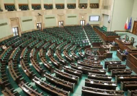 Większość Polaków źle ocenia działalność Sejmu - zdjęcie główne