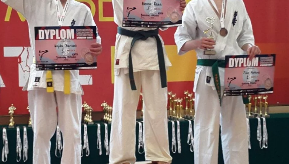 Srebrny medal Dariusza Wajda zawodnika ARS Klub Kyokushinkai Limanowa - zdjęcie 1