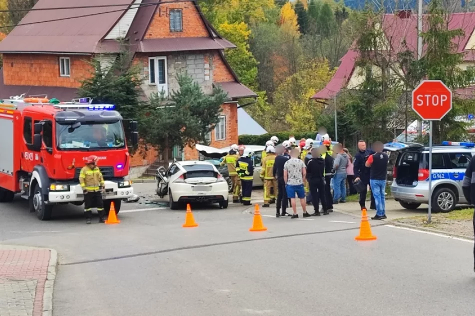 Zderzenie 3 aut, droga zablokowana - zdjęcie 3