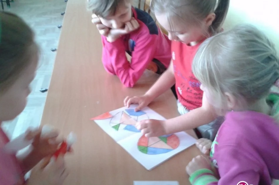 „Szukanie pisanek” w Zespole Szkół w Pisarzowej - zdjęcie 2