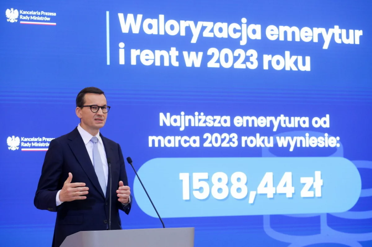 Premier: najbliższa waloryzacja co najmniej 250 zł