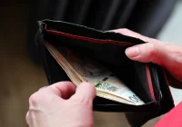 Raport: inflacja skłania pracowników do dodatkowej pracy i proszenia o podwyżki - zdjęcie główne