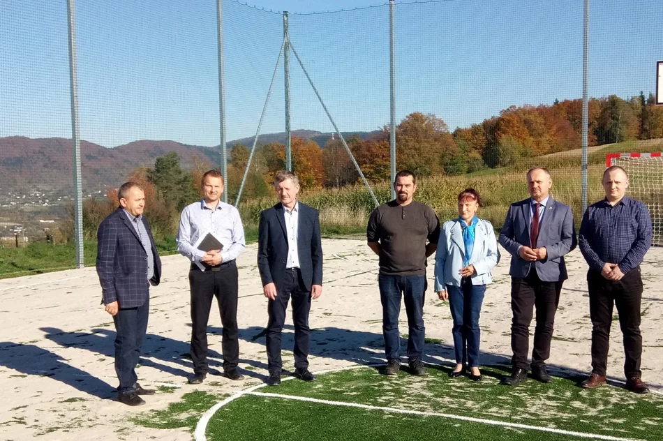 Mamy kolejne boisko wielofunkcyjne w gminie Limanowa - zdjęcie 4