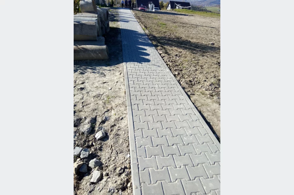 Boisko po przebudowie gotowe - zdjęcie 3