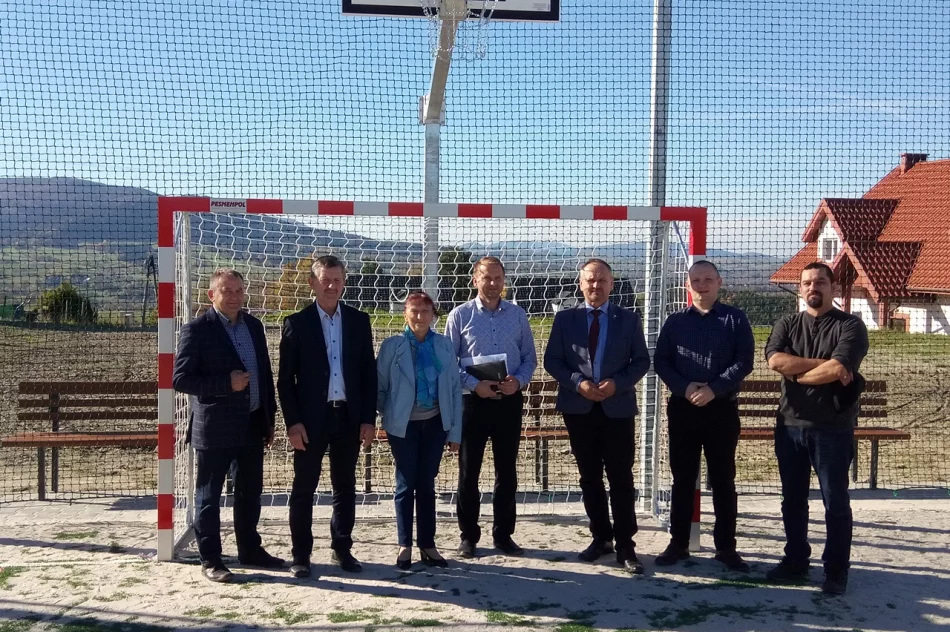 Boisko po przebudowie gotowe - zdjęcie 5