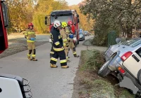 Samochód wypadł z drogi - zdjęcie główne