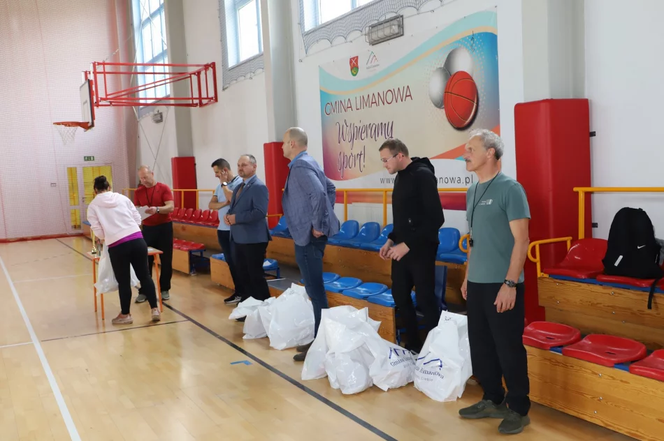 SP nr 1 w Starej Wsi z dwoma tytułami Mistrzów Gminy Limanowa - zdjęcie 2