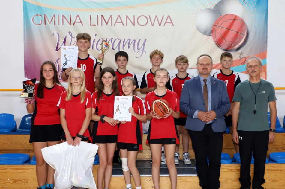 SP nr 1 w Starej Wsi z dwoma tytułami Mistrzów Gminy Limanowa - zdjęcie 3