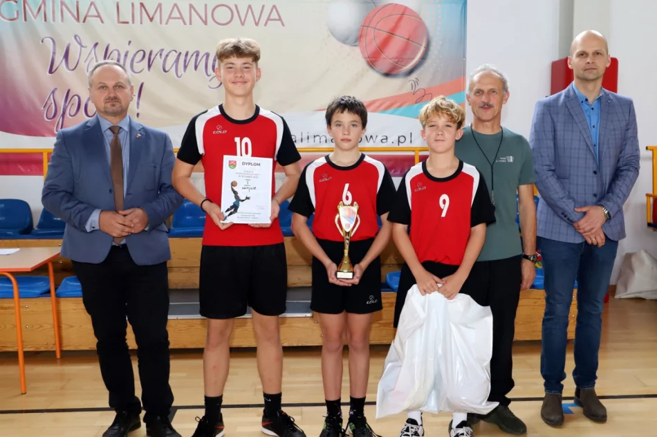 SP nr 1 w Starej Wsi z dwoma tytułami Mistrzów Gminy Limanowa - zdjęcie 4
