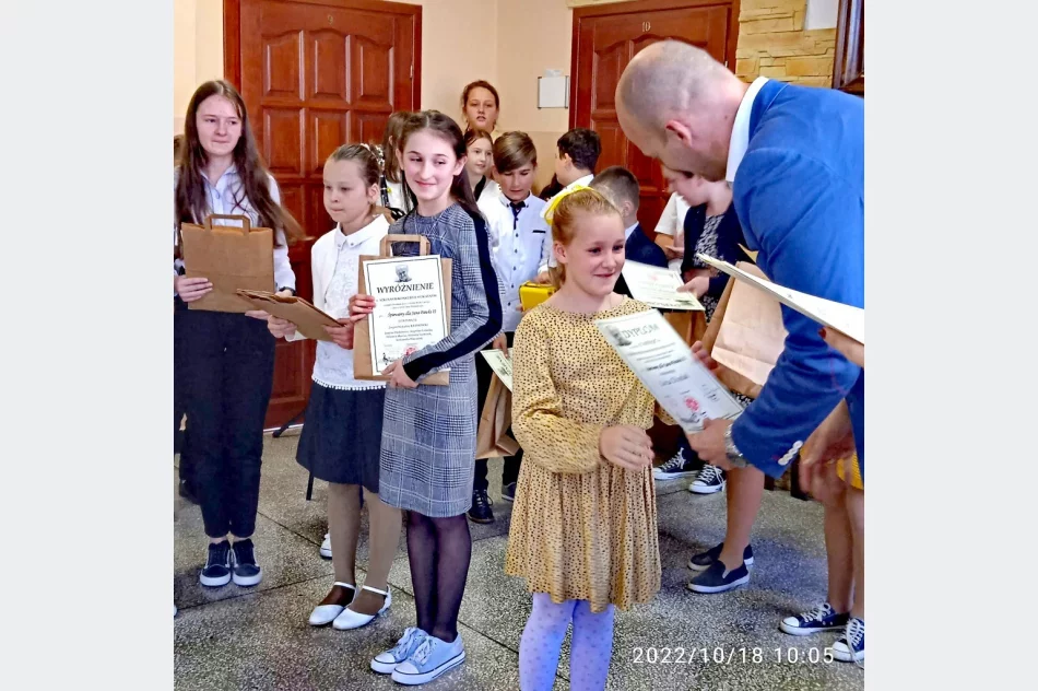 Papieski dzień w szkole - zdjęcie 12