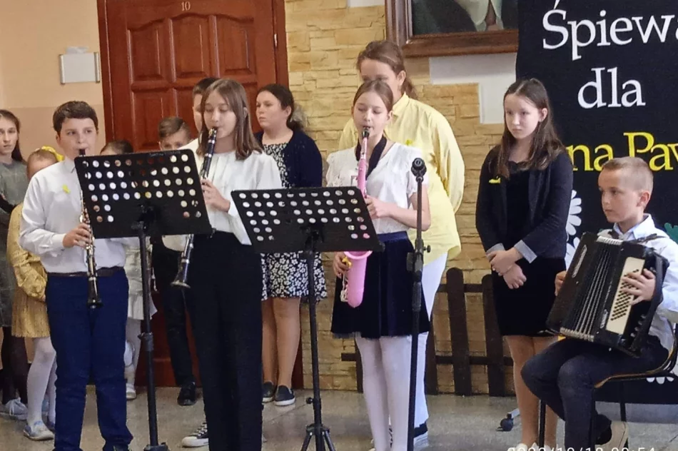 Papieski dzień w szkole - zdjęcie 17