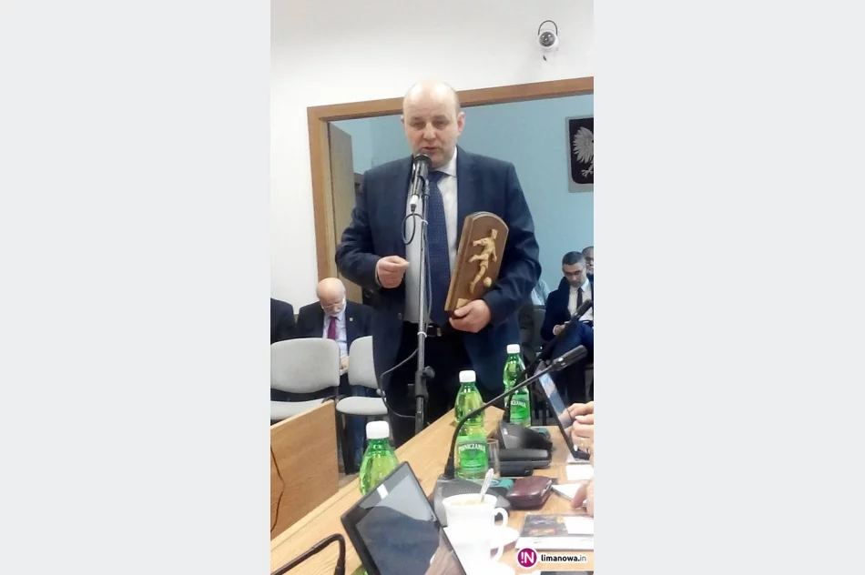 Podziękowanie dla Burmistrza Władysława Biedy od Prezesa MKS LIMANOVIA - zdjęcie 3