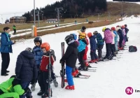 Uczniowie limanowskiej „Dwójki” jeżdżą mimo różnych warunków pogodowych. - zdjęcie główne