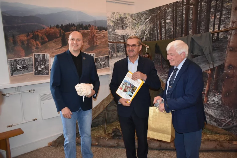 Izba pamięci ma nowe, cenne eksponaty - zdjęcie 3