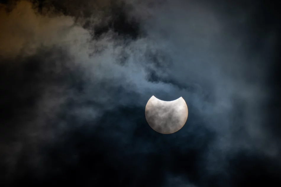 Tak wyglądało zaćmienie Słońca - zdjęcie 4