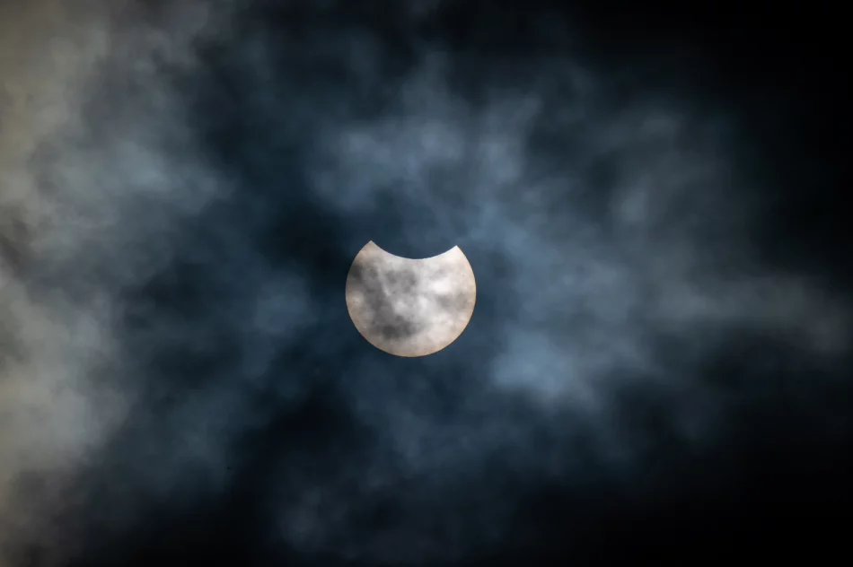 Tak wyglądało zaćmienie Słońca - zdjęcie 6