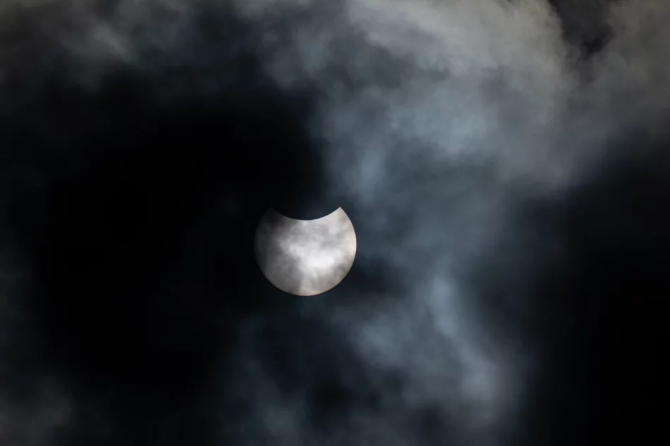 Tak wyglądało zaćmienie Słońca - zdjęcie 7