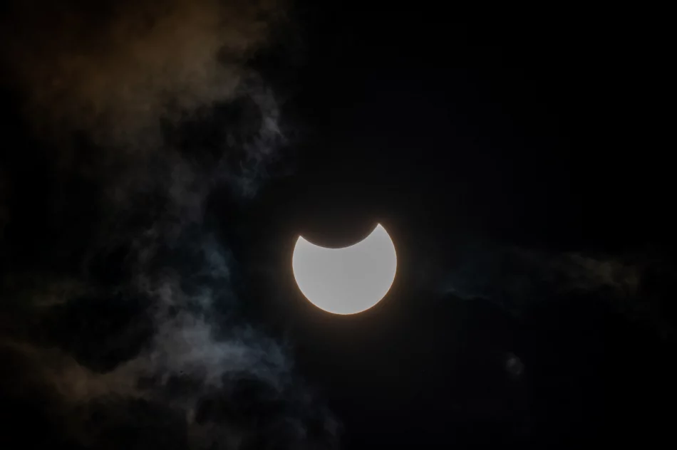 Tak wyglądało zaćmienie Słońca - zdjęcie 8