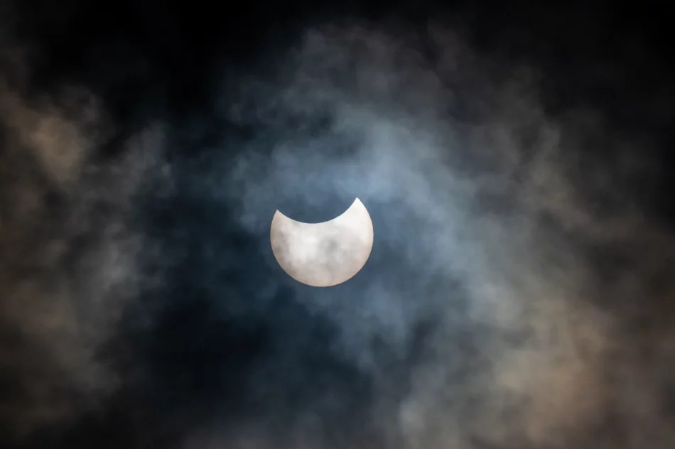 Tak wyglądało zaćmienie Słońca - zdjęcie 11