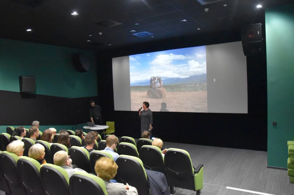 Podróż po szlakach Bułgarii i Rumunii – spotkanie z Adamem Olesiakiem w MBP w Limanowej - zdjęcie 7