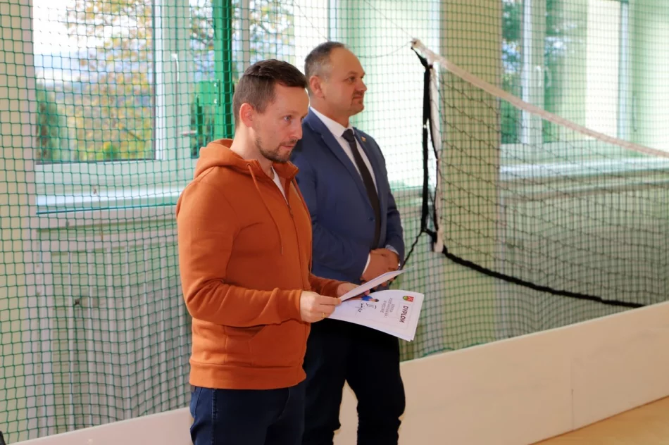 Młodzież ze Szkoły Podstawowej nr2 w Starej Wsi Mistrzami gminy w unihokeju - zdjęcie 4