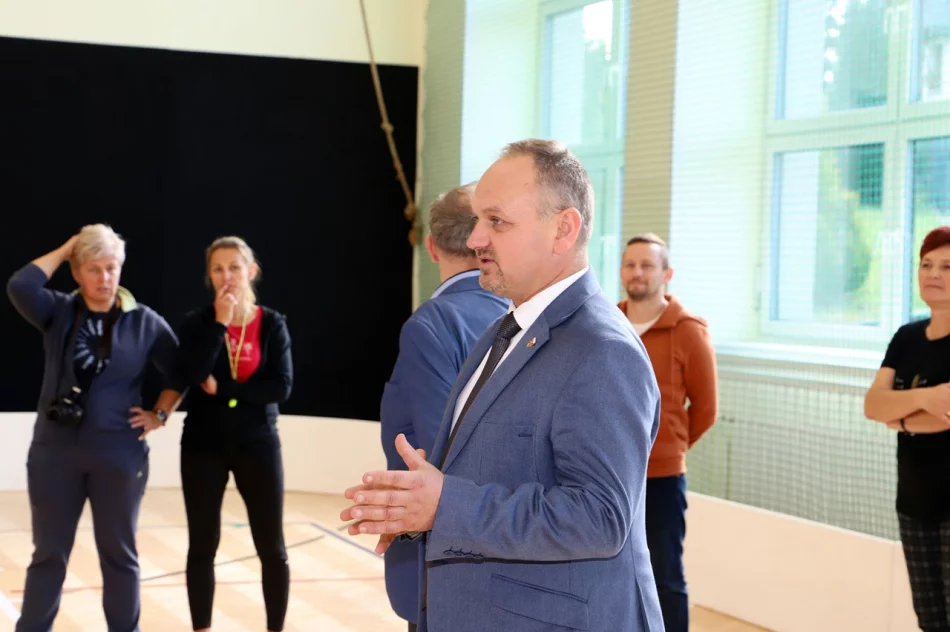 Młodzież ze Szkoły Podstawowej nr2 w Starej Wsi Mistrzami gminy w unihokeju - zdjęcie 17