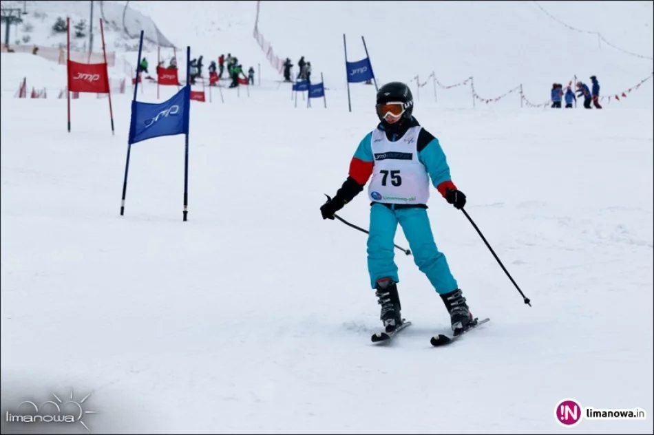 XI Slalom Gigant o Puchar Burmistrza Miasta Limanowa - zjeżdżali mali i duzi - zdjęcie 2